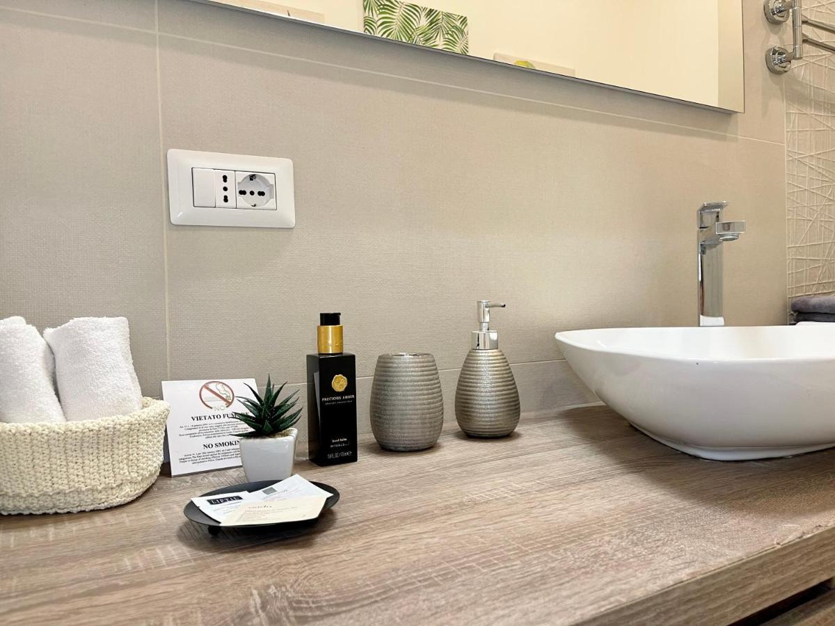 The White House, Modern Apartment In Center Milano Dış mekan fotoğraf