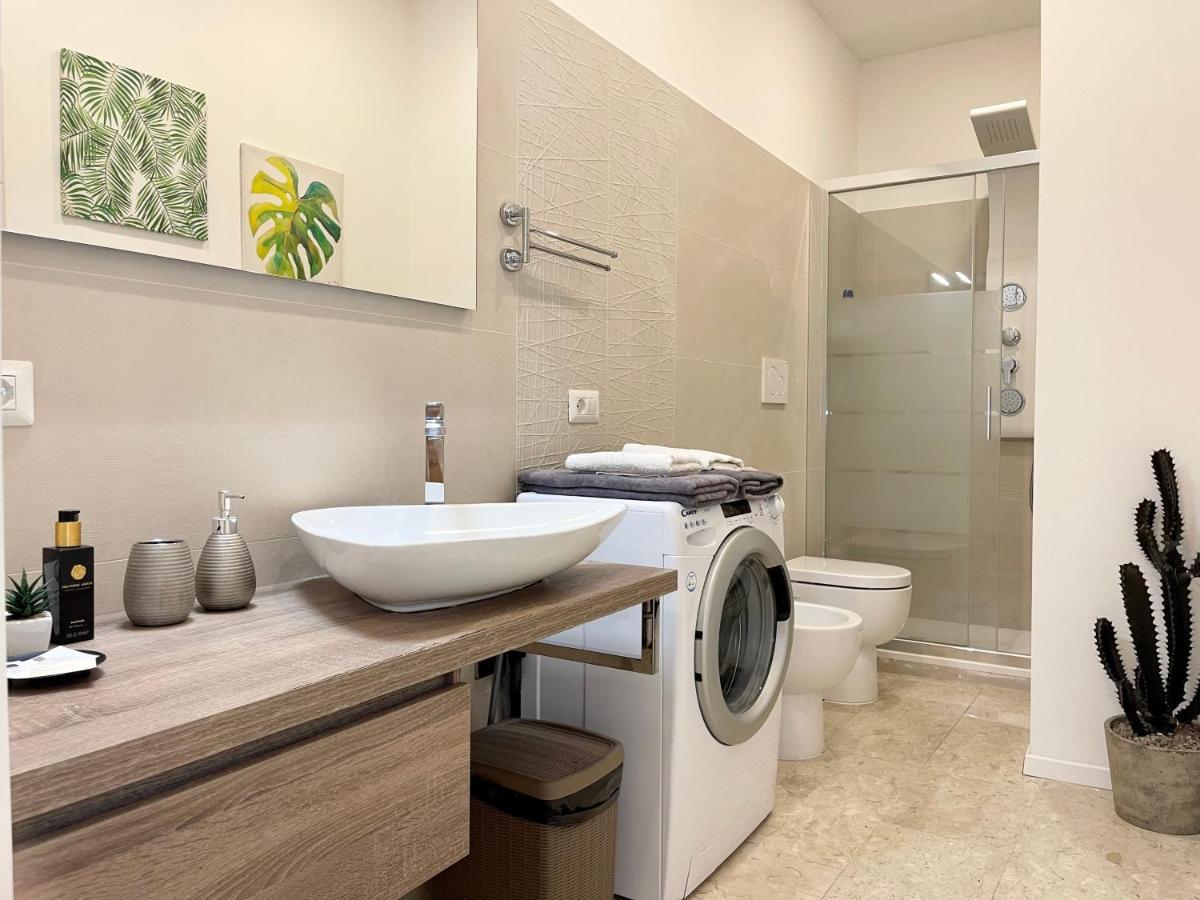 The White House, Modern Apartment In Center Milano Dış mekan fotoğraf